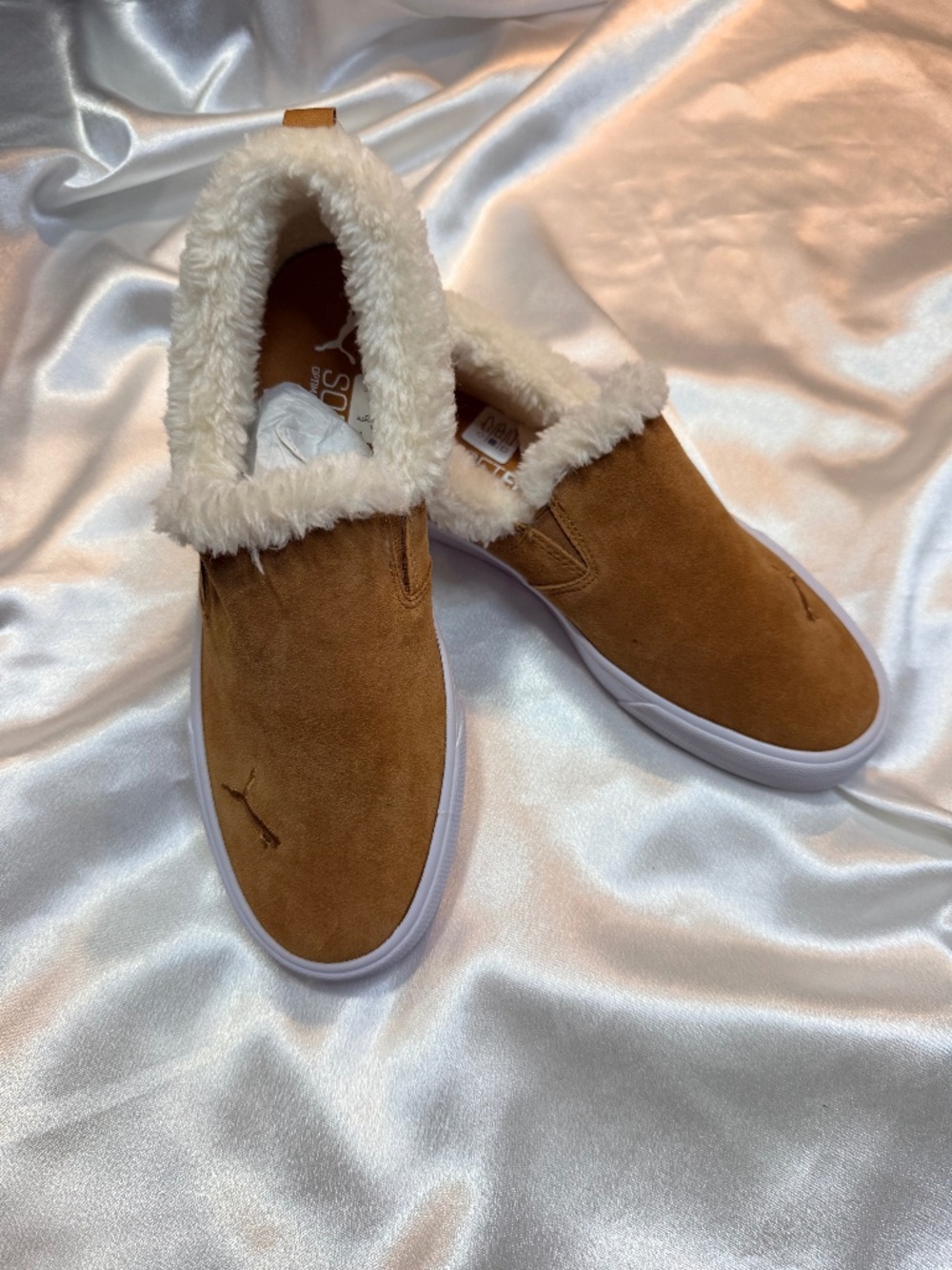 PUMA Women’s Suede Slip-On Shoes Tan Faux Fur Lined US 8 EU 38.5 New